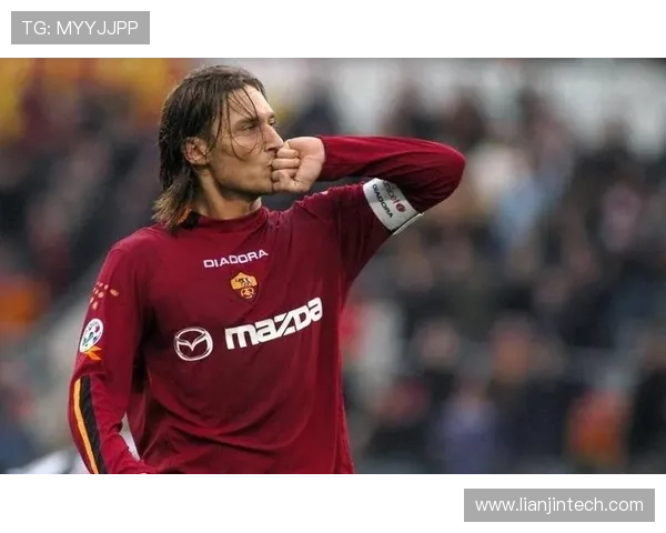 足球界专一球星：坚持一队生涯的传奇人物与不变的忠诚精神