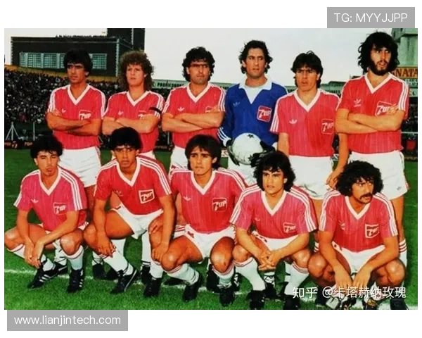 阿根廷足球队历届传奇球星回顾与辉煌历程